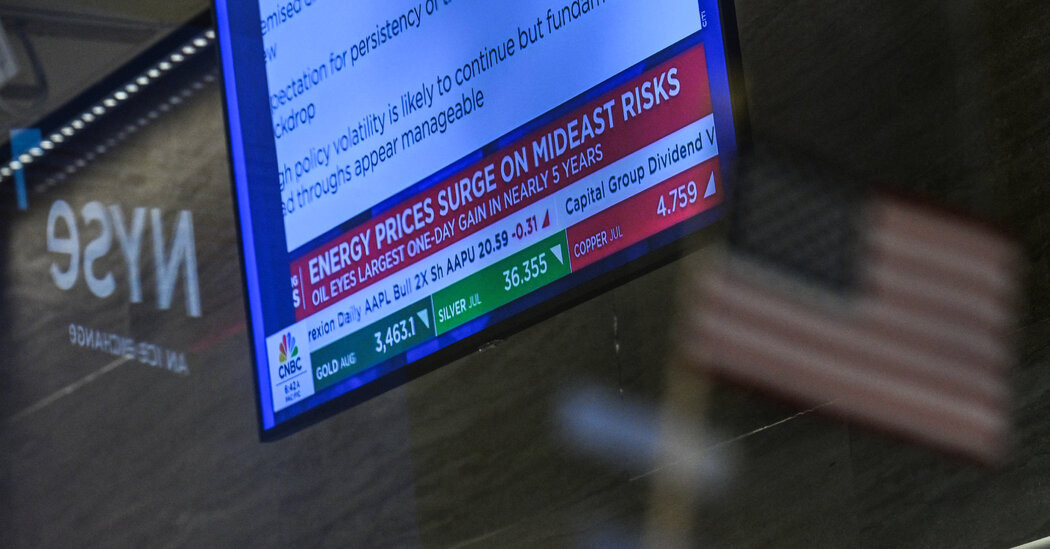 Stocks Tread Cautiously as Investors Watch Oil Prices  at george magazine
