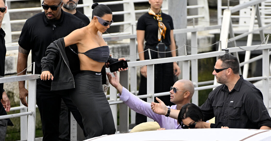 Jeff Bezos and Lauren Sánchez Keep Details of Their Venice Wedding Under Wraps  at george magazine