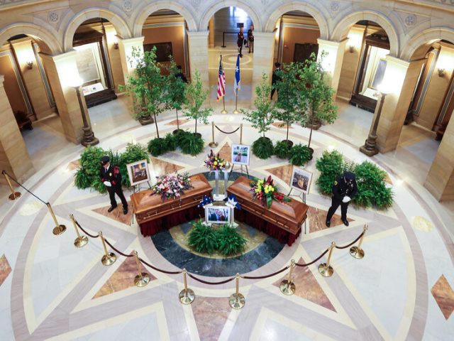 Mourners Stream Into Minnesota Capitol as Assassination Victims Lie in State