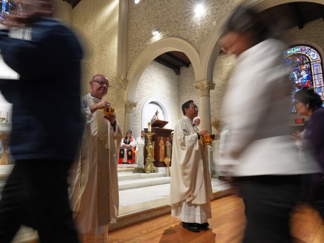 Catholic Bishops Oppose Trump’s Immigration Efforts
