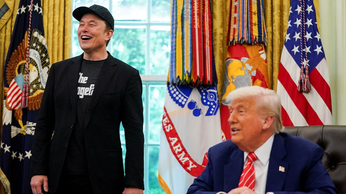 Elon Musk denies taking ketamine in X reply to bizarre spoon balancing video  at george magazine