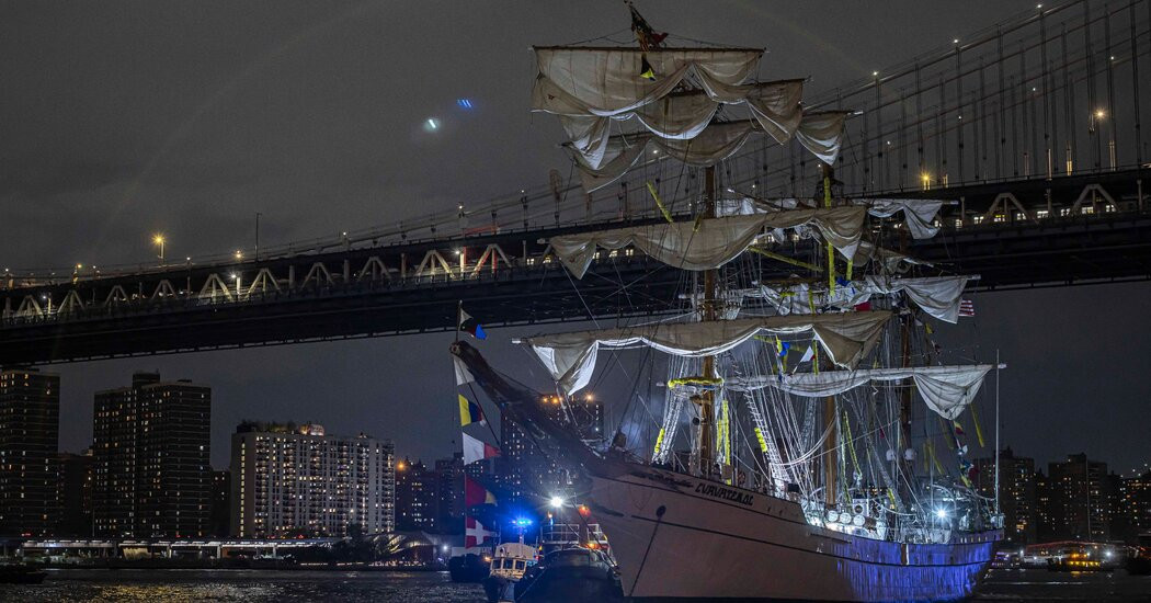 How the Brooklyn Bridge Ship Disaster Unfolded  at george magazine