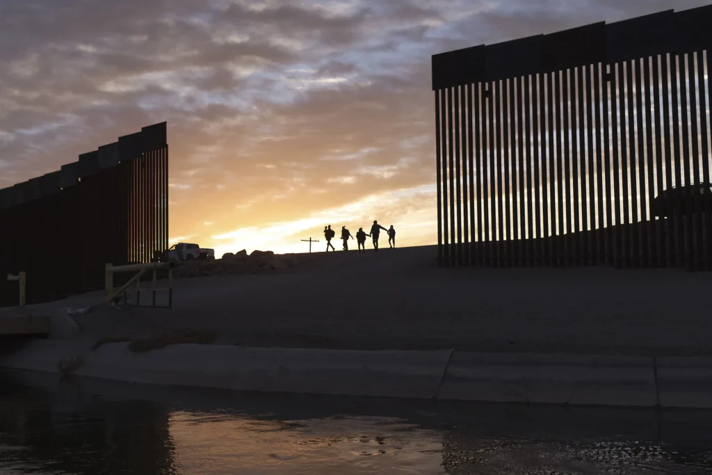 Trump DHS expedites border wall construction in Arizona and New Mexico  at george magazine