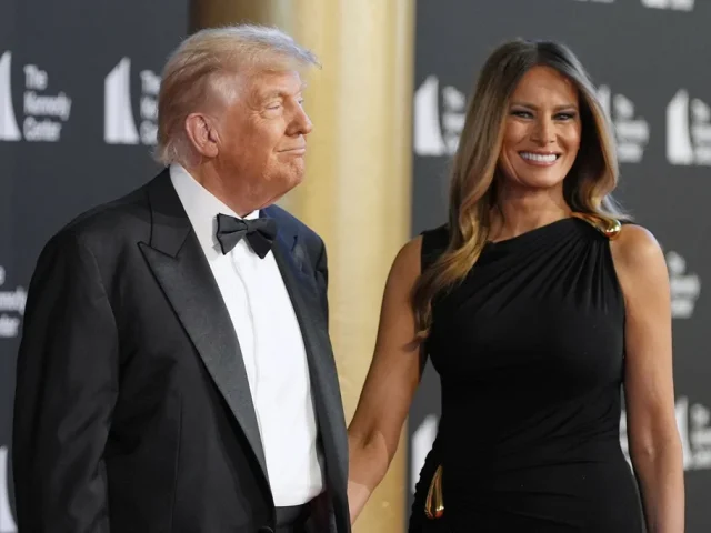 Trump dismisses cast boycotts of Les Misérables during Kennedy Center visit