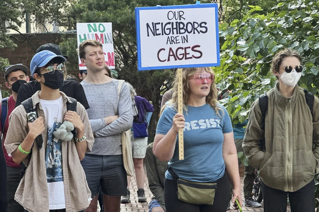 White House slams ‘stupid question’ over Trump’s support for peaceful protests  at george magazine