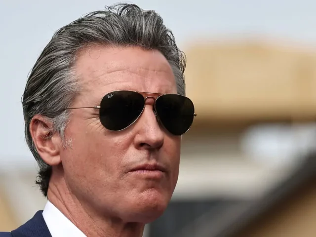 Democrats strain for nuance in defending Los Angeles protesters
