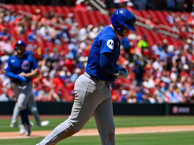 Cardinals complete double play after Cubs star Ian Happ commits baserunning blunder