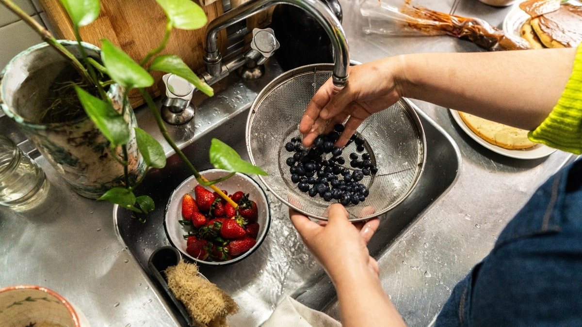 Money-saving storage hacks keep your berries fresher for longer, expert says  at george magazine