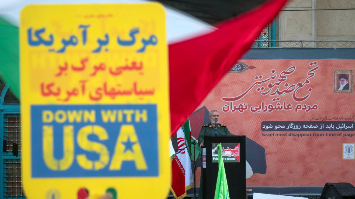 American travelers should know escape routes at transit hubs after Iran strikes, security expert warns  at george magazine