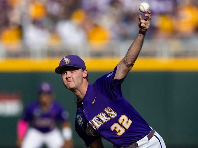 LSU’s Kade Anderson throws 130 pitches, strikes out 10 in College World Series win