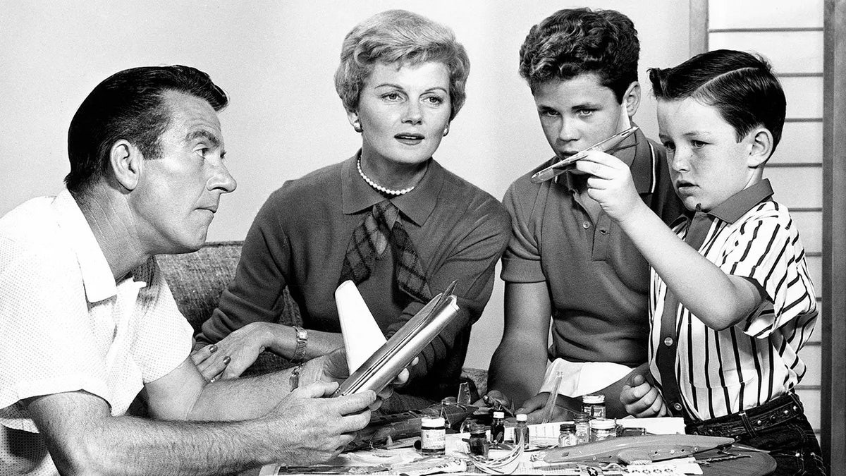 ‘Leave It to Beaver’ star Jerry Mathers says minister TV dad kept cast ‘on the straight and narrow'  at george magazine