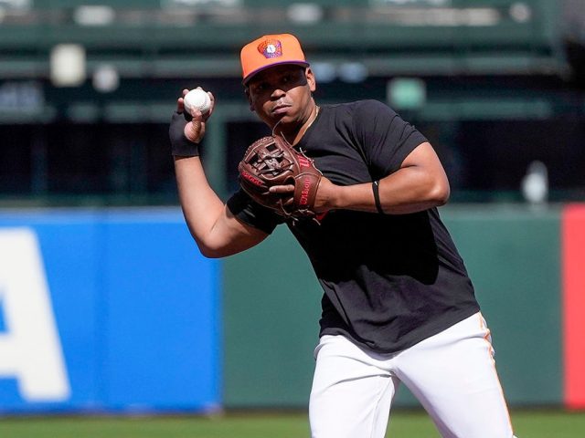Rafael Devers embraces new role with Giants after shocking Red Sox trade