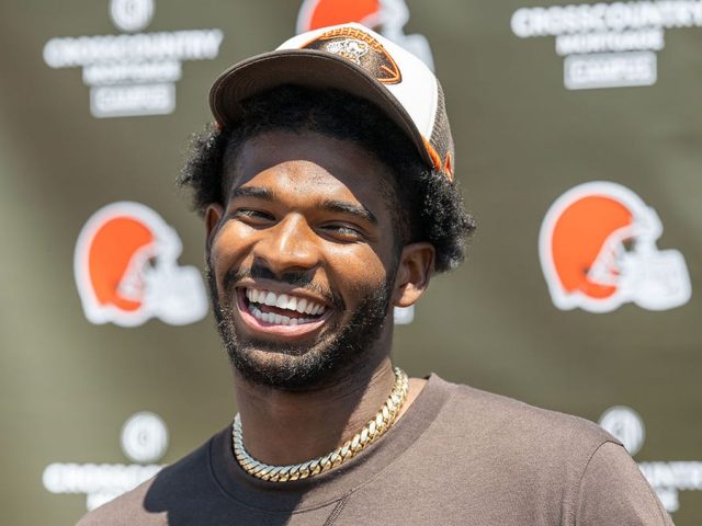 Former Falcons star Tim Green ‘proud’ of Shedeur Sanders’ positivity after his NFL Draft free fall