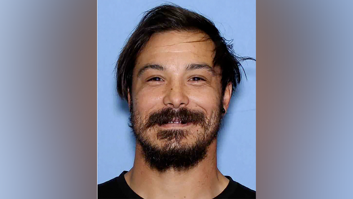 Military-trained dad accused of killing daughters nears 3 weeks living in wilderness amid manhunt  at george magazine