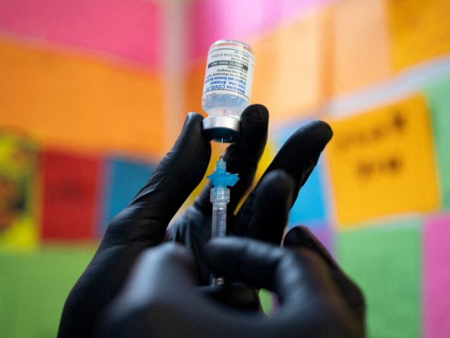 Top F.D.A. Official Overrode Scientists on Covid Shots