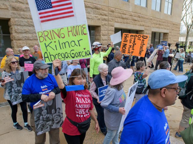 Trump Administration Will Try to Deport Abrego Garcia Before His Trial, Justice Dept. Says