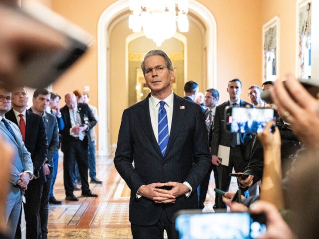 Bessent Steps Up Criticism of Fed as Auditions for Chair Intensify