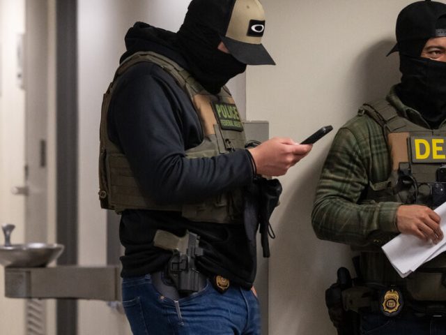 Lawmakers in Liberal States Want ICE Agents to Show Their Faces