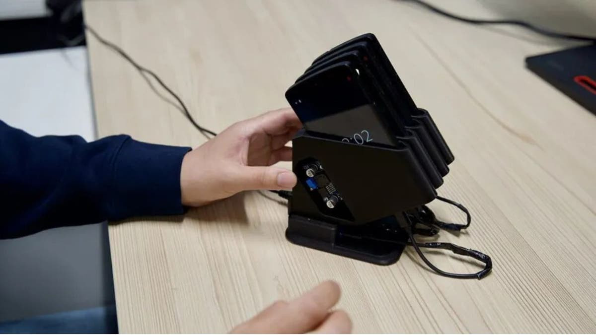 Old smartphones are being turned into tiny data centers  at george magazine