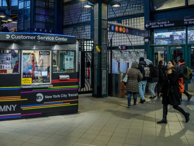 As N.Y.C. Replaces MetroCards With OMNY, Transit Riders Have Complaints