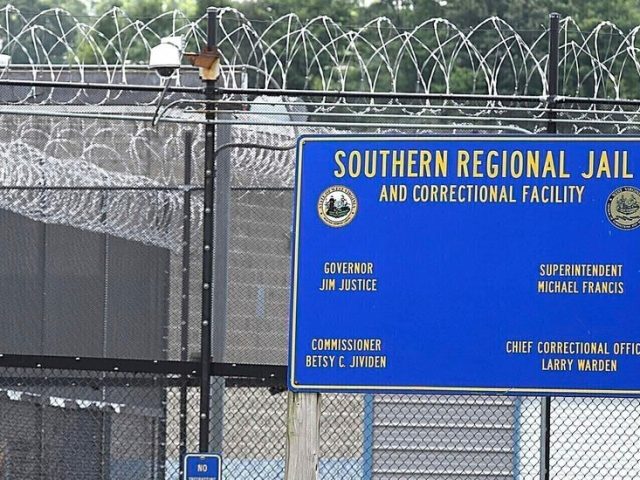 Four Ex-Jail Officers Are Sentenced in Death of West Virginia Inmate