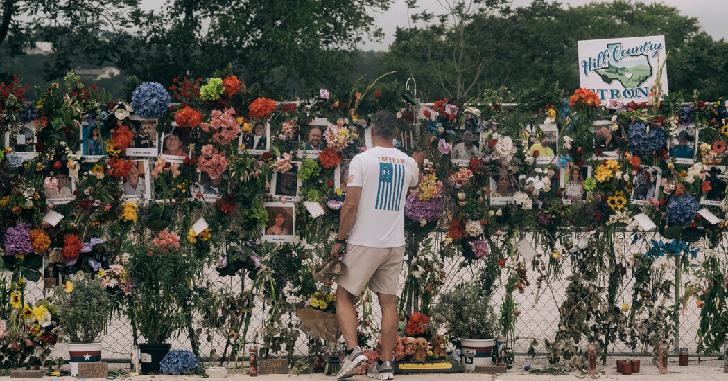 Texans Offer a Hand and Open Their Hearts as Flood Death Toll Grows  at george magazine