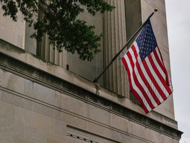 Appeals Court Delays Decision on Contempt Plan in Venezuelan Migrant Deportation Case