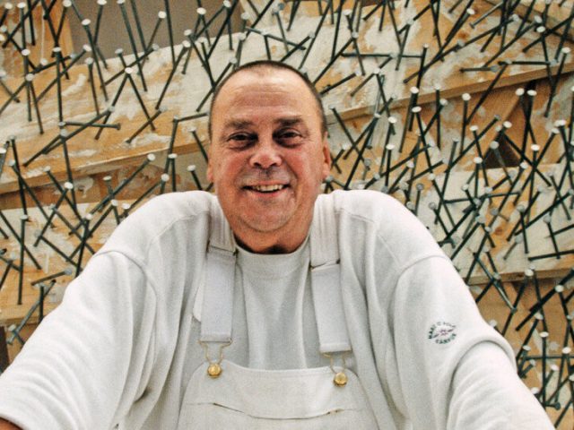 Günther Uecker, Who Punctuated His Art With Nails, Dies at 95