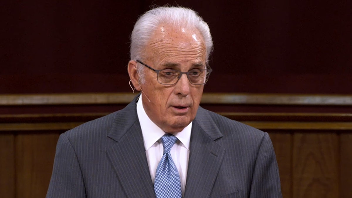 Influential evangelical pastor and theologian John MacArthur dead at 86 after health battle  at george magazine