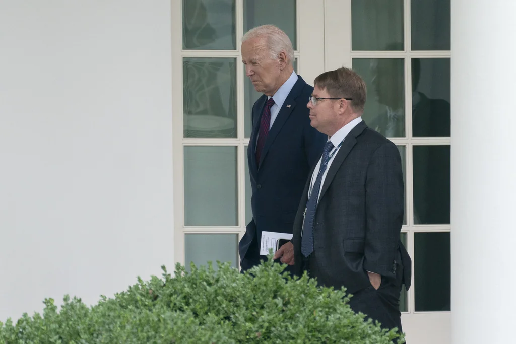 Who is Dr. Kevin O’Connor? Meet Biden’s former White House physician  at george magazine