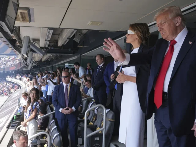 Trump waves to fans as he takes in FIFA Club World Cup final