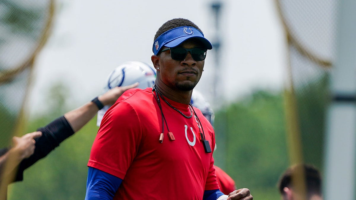 Colts' Anthony Richardson recovers from injury setback as QB competition with Daniel Jones heats up: report  at george magazine