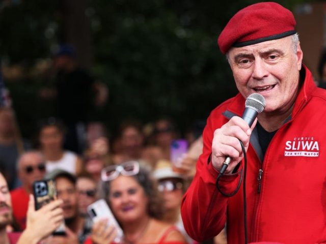 Charlie Kirk urges GOP hopeful Curtis Sliwa to drop out of NYC mayoral race to stop Mamdani