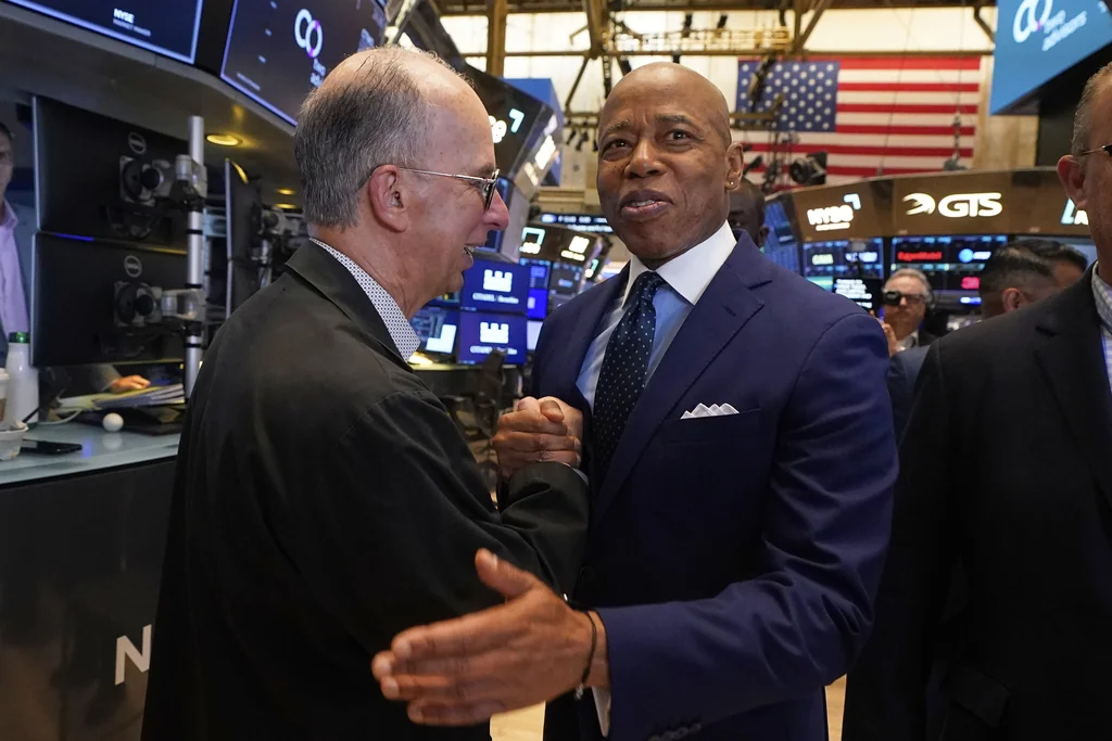 Trump administration shifts rhetoric on Eric Adams as his reelection hopes dwindle  at george magazine