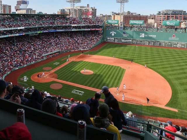 Red Sox players visit Trump at White House despite manager’s previous disapproval