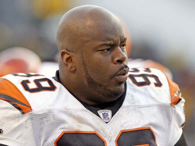 Former NFL defensive lineman Oliver Gibson dead at 53