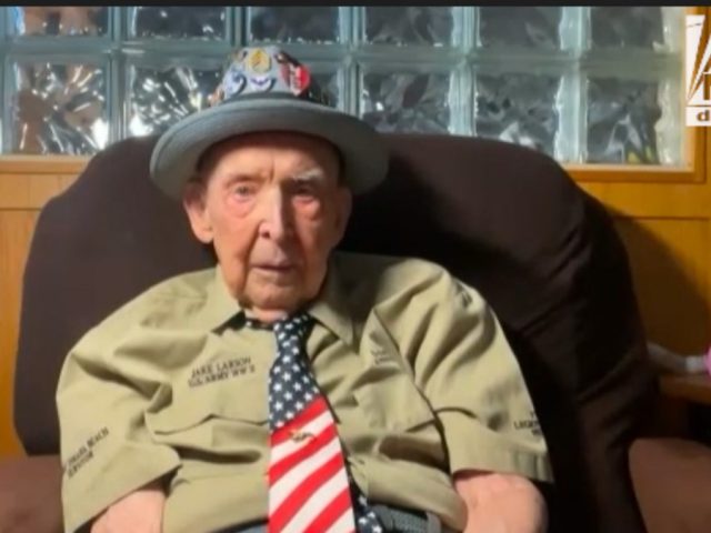 Viral 102-year-old WWII veteran has message about America: ‘How lucky we all are’