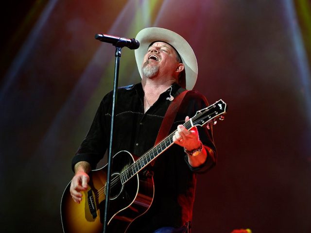 Country singer Pat Green takes action after losing family members to Texas floods