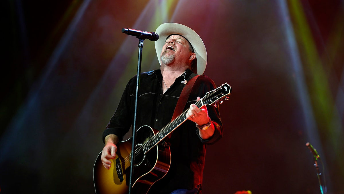 Country singer Pat Green takes action after losing family members to Texas floods  at george magazine