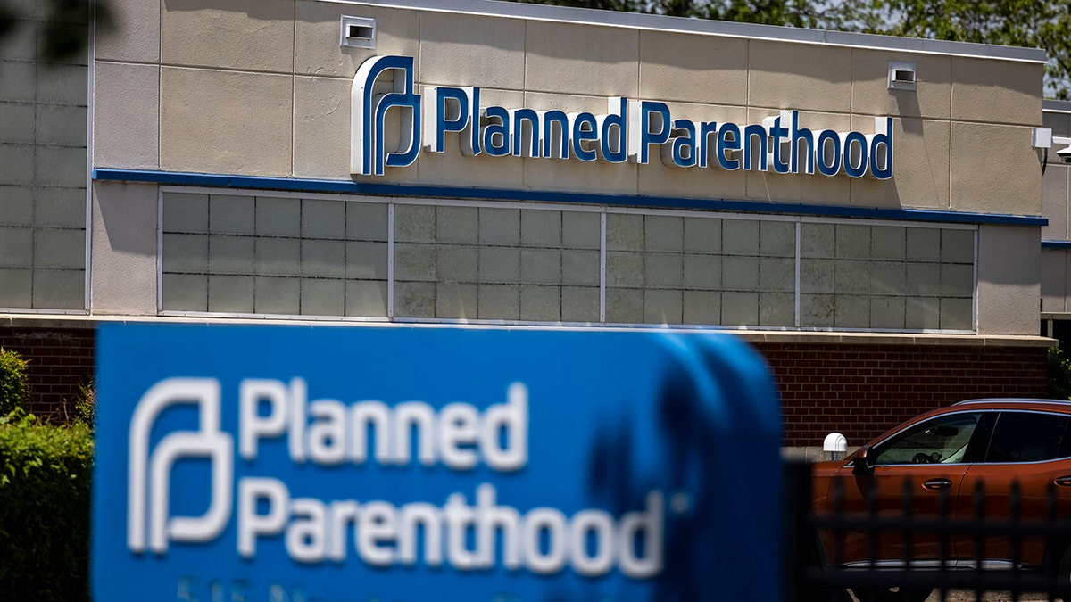 Senate parliamentarian OKs ban on Planned Parenthood federal funding in Trump megabill  at george magazine
