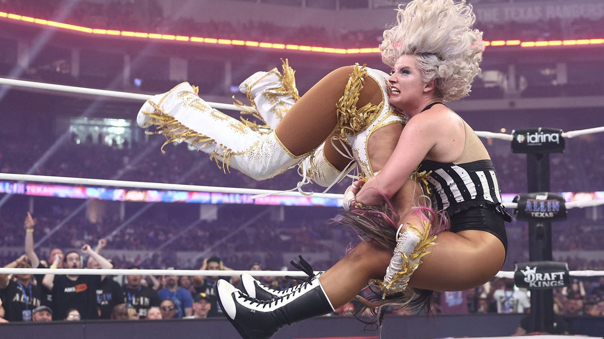 Toni Storm digs down deep to retain AEW Women's World Championship at All In: Texas over Mercedes Moné  at george magazine