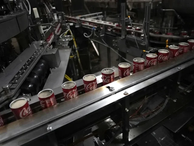 Trump says Coke in US will start using cane sugar
