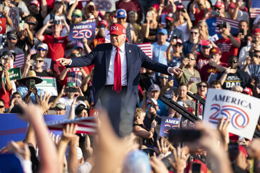 Trump takes ‘big, beautiful’ victory lap in Iowa  at george magazine