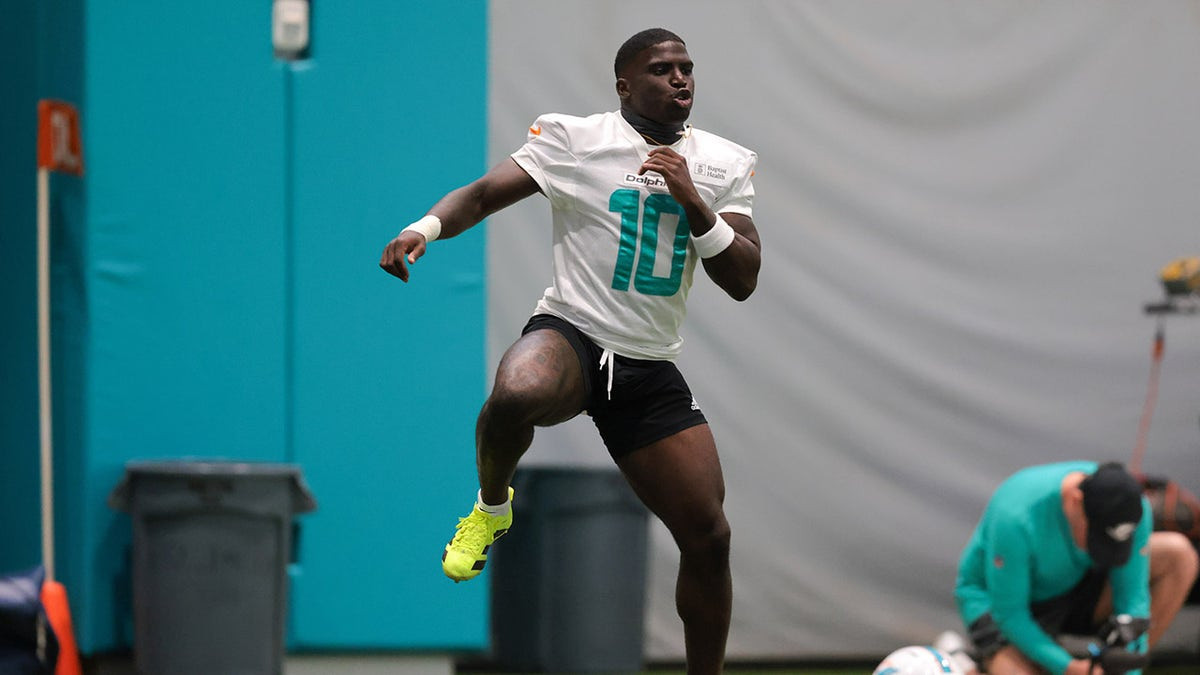 Dolphins' Tua Tagovailoa gets candid about Tyreek Hill's 'I'm out' comment from last season  at george magazine