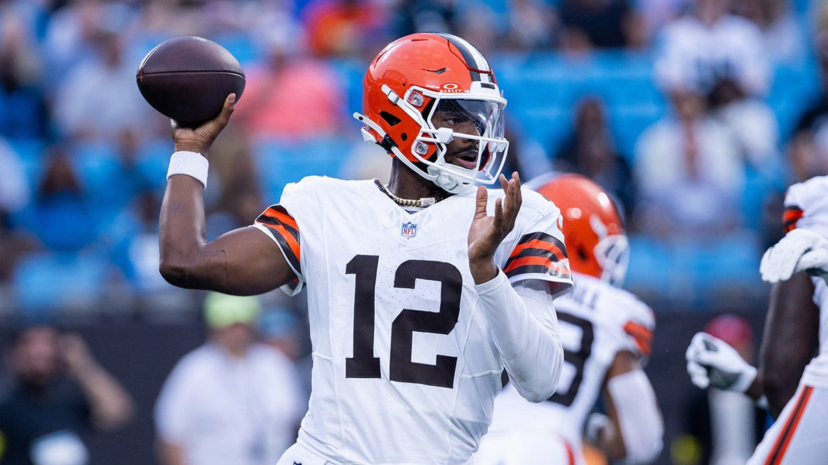 Shedeur Sanders' coach declines to give clarity on quarterback's standing after stunning preseason debut  at george magazine
