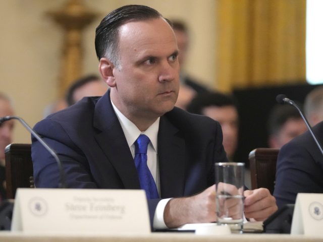 Trump taps longtime aide to lead powerful White House personnel office