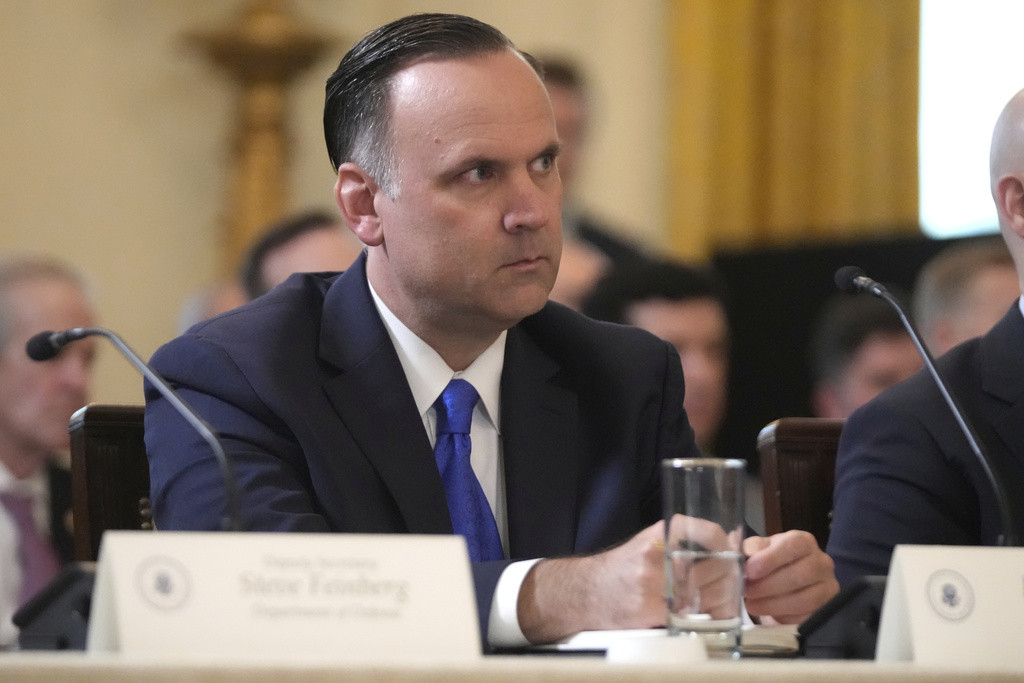 Trump taps longtime aide to lead powerful White House personnel office  at george magazine