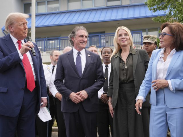 Trump pledges to make Washington ‘great again’ in visit to Anacostia