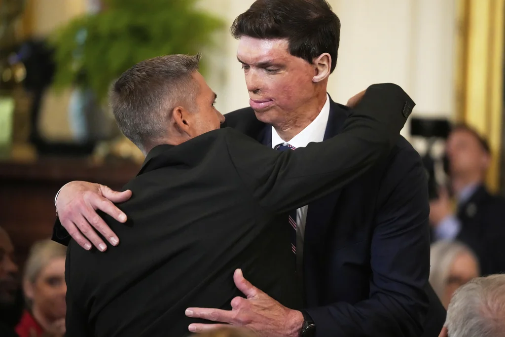 Trump honors Purple Heart recipients at White House ceremony  at george magazine