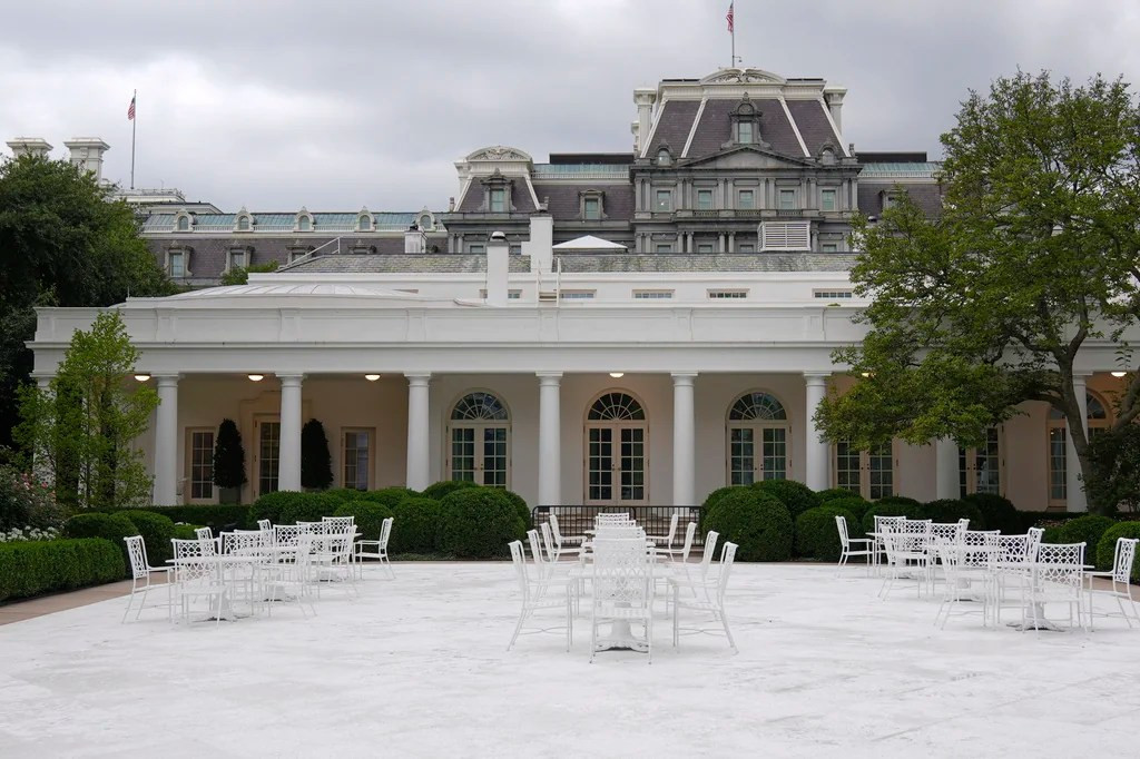White House suspends tours to construct Trump-requested ballroom  at george magazine
